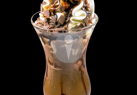 eiskaffee schokosauce