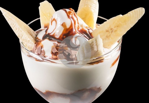 joghurt schokosauce raspel banane