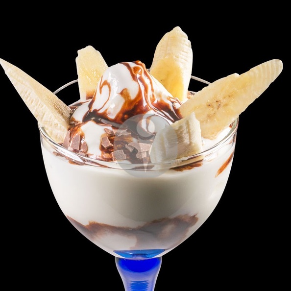 joghurt_schokosauce_raspel_banane.jpg
