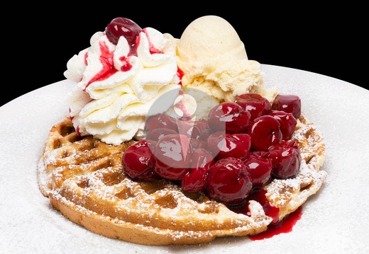 rundwaffel kirsch eis sahne