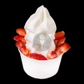 frozen joghurt erdbeerbecher